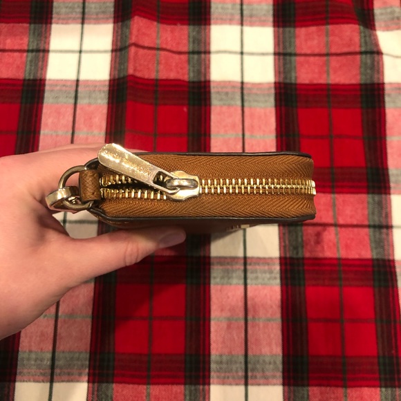 Women’s brown Michael Kors wristlet / wallet. - Picture 14 of 14